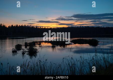 Sonnenuntergang an der Ufermauer, Southwest Harbor, Maine, USA Stockfoto