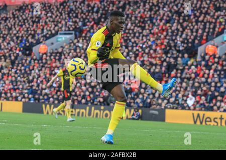 14. Dezember 2019, Liverpool, Liverpool, England; Premier League, Liverpool v Watford: ismaila Sarr (23) von Watford miss feuert seine Schuß auf eine offene Ziel Credit: Mark Cosgrove/News Bilder Stockfoto