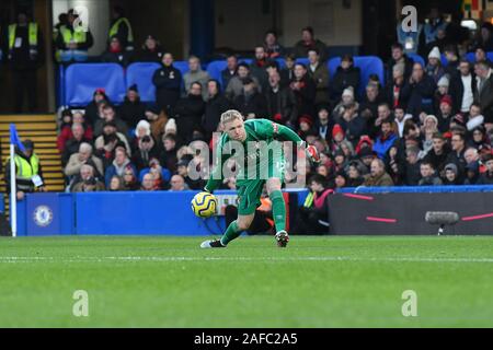 London, Großbritannien. 14. Dez 2019. Aaron Ramsdale von Bournemouth während der Premier League Spiel zwischen Chelsea und Bournemouth an der Stamford Bridge, London am Samstag, den 14. Dezember 2019. (Credit: Ivan Jordanov | MI Nachrichten) das Fotografieren dürfen nur für Zeitung und/oder Zeitschrift redaktionelle Zwecke verwendet werden, eine Lizenz für die gewerbliche Nutzung Kreditkarte erforderlich: MI Nachrichten & Sport/Alamy leben Nachrichten Stockfoto