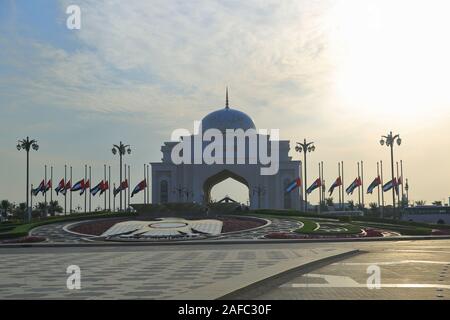 Abu Dhabi, VAE: Der Haupteingang der Präsidentenpalast, Qasr Al Watan, Abu Dhabi. Stockfoto
