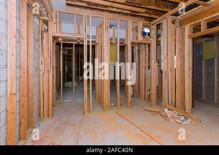 Keller framing Bau innenrahmen von einem neuen Haus einen neuen Stick gebaut Stockfoto