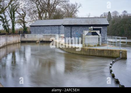 Radyr Wasserkraftwerkes am Fluss Taff, Cardiff, South Wales Stockfoto