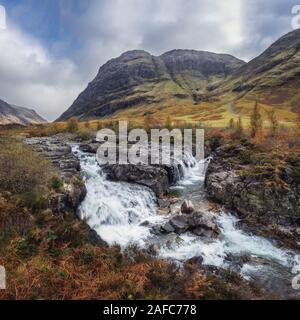 Wasserfall auf dem Fluss Coe, Vereinigtes Königreich, Schottland, Glencoe Mountain Stockfoto