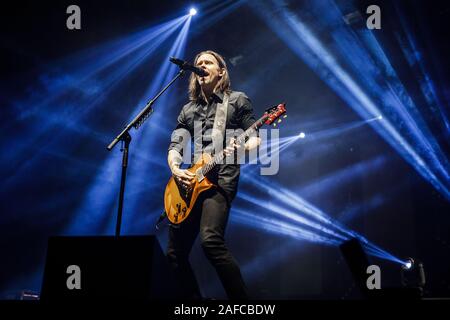 Nottingham, UK. 14 Dez, 2019. Myles Kennedy von Alter Bridge führt live auf der Bühne des Motorpoint Arena in Nottingham, UK. Credit: Andy Gallagher/Alamy leben Nachrichten Stockfoto