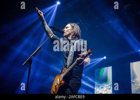 Nottingham, UK. 14 Dez, 2019. Myles Kennedy von Alter Bridge führt live auf der Bühne des Motorpoint Arena in Nottingham, UK. Credit: Andy Gallagher/Alamy leben Nachrichten Stockfoto