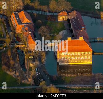Luftbild, Schloss Oberwerries ist ein 2-winged Wasserburg in den Lippeauen der Hammer Bezirk Hamm-Heessen. wassergräben nach dem Bau nicht Stockfoto