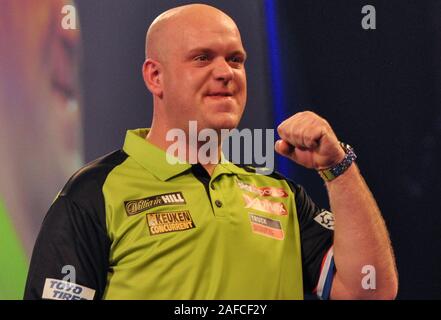 13-12-2019: Darts: WK 2019: Londen Michael van Gerwen während des ersten Tages der William Hill World Darts Championship of Darts im Alexandra Palace (Ally Pally) in Londen William Hill World Darts Championship 2019/2020 Stockfoto