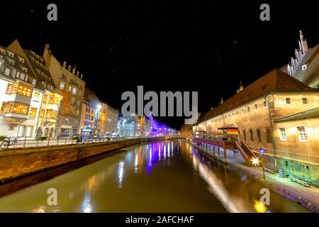 Blick auf die Stadt Straßburg bei Nacht, Elsass, Frankreich Stockfoto