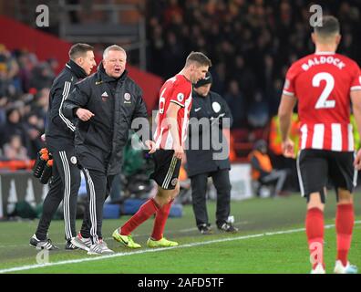 SHEFFIELD, England. Oktober 21 Chris Walder (Sheffield United Manager) ermutigt seine Mannschaft während der Englischen Premier League Match zwischen Sheffield Uni Stockfoto