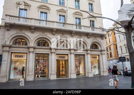 Italienische Mode Marke, Fendi, Store im Zentrum von Rom, Latium, Italien Stockfoto