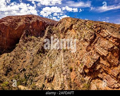 Luftaufnahme um die Serpentine Gorge in den West MacDonnell Ranges, North Territory, Australien Stockfoto