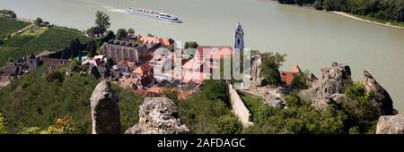 Blick von oben in den Abbey Dürnstein, Dürnstein, Donau, Wachau, Oberösterreich, Österreich, Europa Stockfoto