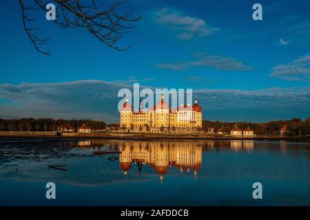 Panoramablick auf Schloss Moritzburg, Deutschland. Stockfoto