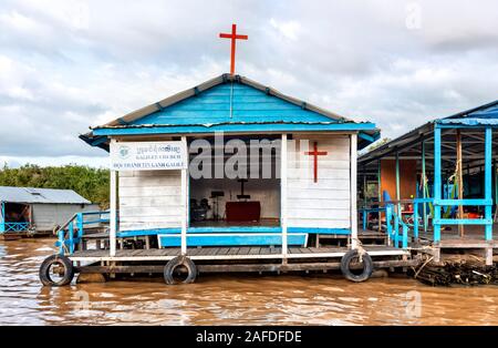 Chong Kneas Floating Village, Tonle Sap See Siem Reap Kambodscha Katholische Kirche Stockfoto