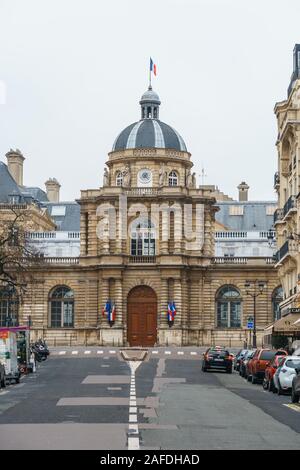 Paris, Frankreich - 20.01.2019: Der Senat von Frankreich auf dem Luxemburger Schloss in der 6. Arrondissement von Paris. Reisen. Stockfoto