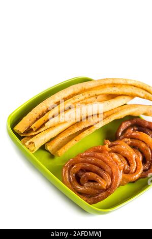 Indische Küche und Fafda Jalebi, spezielle und berühmte Gericht des Bundesstaates Gujarat. Stockfoto