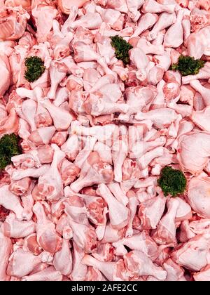 Viel Frisches Geflügel Fleisch zum Essen auf dem Tisch als Hintergrund Stockfoto