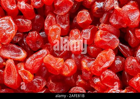 Viele rote getrocknete Früchte. Blick von oben. Stockfoto