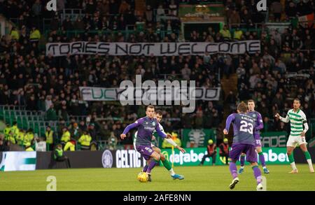 * Anmerkung des Editors SPRACHE * Celtic Green's Brigade zeigen eine Fahne während der LADBROKES Scottish Premier League Spiel im Celtic Park, Glasgow vorhanden. Stockfoto