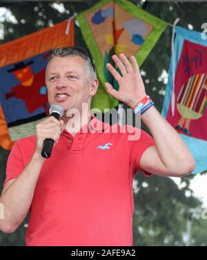 Lukas Pollard MP für Plymouth Sutton und Devonport spricht an schüren Funday und Karneval am 21 Juli 19 statt. Plymouth Stockfoto