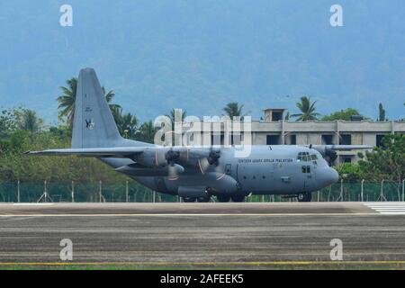 Langkawi, Malaysia - Mar 31, 2019. Lockheed C-130H Hercules Royal Malaysian Air Force (TUDM M 30-08) Rollen auf Start- und Landebahn des Flughafen Langkawi (Lgk). Stockfoto