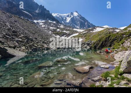 Blue Lake mit Aiguille du Midi im Hintergrund. Mont Blanc. Chamonix. Frankreich Stockfoto