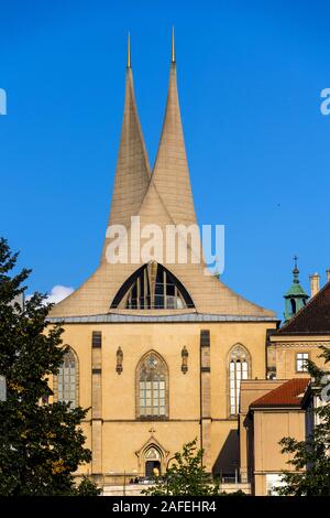 Emmaus Kloster Na Slovanech, Abtei Kirche der Seligen Jungfrau Maria, der hl. Hieronymus und slawischen Heiligen Eingang architektonisches Detail, sonnigen Tag, Prag, Stockfoto