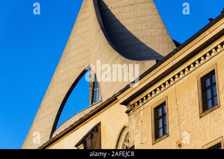 Emmaus Kloster Na Slovanech, Abtei Kirche der Seligen Jungfrau Maria, der hl. Hieronymus und slawischen Heiligen Eingang architektonisches Detail, sonnigen Tag, Prag, Stockfoto