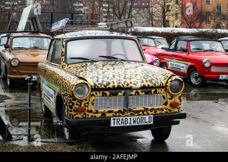 Leopard beschmutzt, Trabant, Trabi Welt Trabant Museum in Berlin, Deutschland Stockfoto