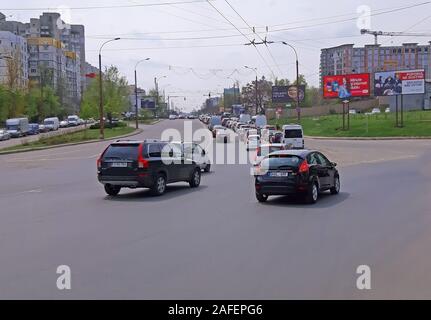 Chisinau, Republik Moldau - 21. April 2019. Auto Verkehr, Staus in der Stadt Stockfoto