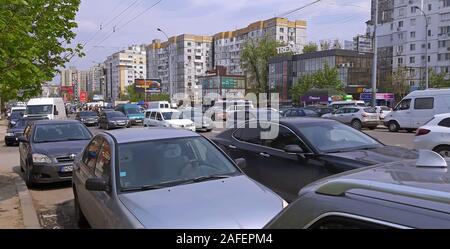 Chisinau, Republik Moldau - 21. April 2019. Auto Verkehr, Staus in der Stadt Stockfoto