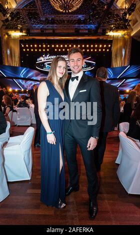 Baden Baden, Deutschland. 15 Dez, 2019. Athleten Niklas Kaul und seine Freundin, Mareike Rösing, sind über gestimmt" Athlet des Jahres" im Kurhaus. Quelle: Patrick Seeger/dpa/Alamy leben Nachrichten Stockfoto