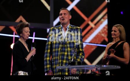 Doddie Wehr (Mitte) erhält die Helen Roll-on Award von der Princess Royal während der BBC Sports Persönlichkeit des Jahres 2019 Am P&J-Live, Aberdeen. Stockfoto