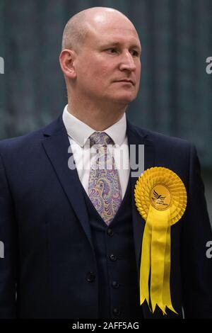 Maidenhead, Großbritannien. 13. Dezember, 2019. Julian Tisi, Kandidat der Liberalen und Demokratischen Partei Europas, erwartet die allgemeine Wahlergebnisse für die Windsor Wahlkreis. Cred Stockfoto