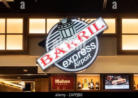 Baril Express Airport im Terminal 4 S von Adolfo Suárez Flughafen Barajas, Madrid, Spanien Stockfoto