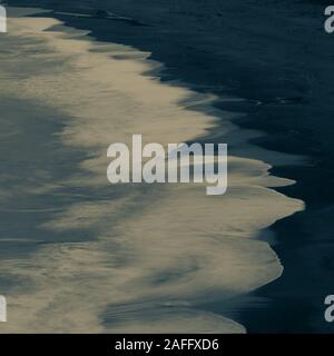 Agate Beach glatte Wellen in Schwarzweiß, langen Belichtungszeit. Stockfoto