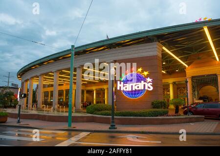 Harrah's Casino bei Sonnenuntergang in der Innenstadt von New Orleans, Louisiana, USA. Stockfoto