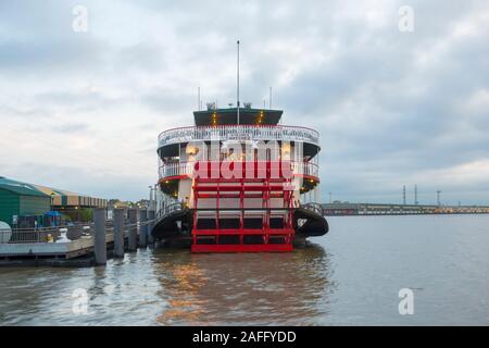 Steamboat Natchez am Hafen in New Orleans, Louisiana, USA. Stockfoto