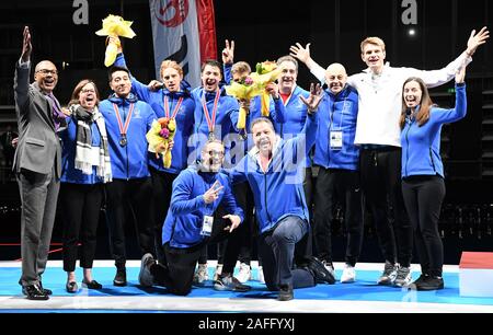 Chiba, Japan. 15 Dez, 2019. Uns Team posiert für ein Foto bei der Preisverleihung der Männer Folie Team Wettbewerb am Fechten Wm 2019 in Chiba, Japan. Foto am 15. Dezember 2019 berücksichtigt. Foto: Ramiro Agustin Vargas Tabares Credit: Ramiro Agustin Vargas Tabares/ZUMA Draht/Alamy leben Nachrichten Stockfoto