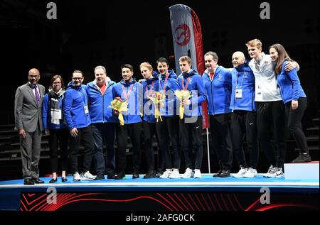 Chiba, Japan. 15 Dez, 2019. Uns Team posiert für ein Foto bei der Preisverleihung der Männer Folie Team Wettbewerb am Fechten Wm 2019 in Chiba, Japan. Foto am 15. Dezember 2019 berücksichtigt. Foto: Ramiro Agustin Vargas Tabares Credit: Ramiro Agustin Vargas Tabares/ZUMA Draht/Alamy leben Nachrichten Stockfoto