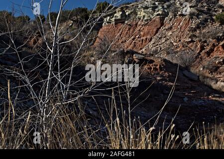 Rock Bluff Küste des Lake McKinsey, Texas Panhandle. Stockfoto