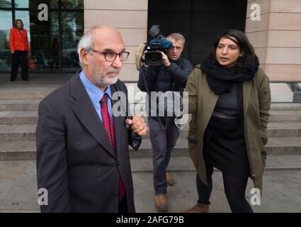 Alan Yentob, ehemaliger Vorsitzender des Kuratoriums der jetzt zusammengebrochen Liebe Kids Company, Portcullis House, Westminster nach von C in Frage gestellt Stockfoto