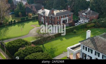 Lancaster, Pennsylvania - 26.Oktober 2019: Luftaufnahme der luxuriöse Villa in einem Vorort von Nachbarschaft von Lancaster, PA. Stockfoto