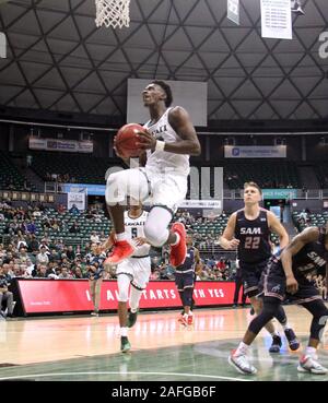 Dezember 15, 2019 - Hawaii Rainbow Warriors vorwärts Zoar Nedd (20) Himmel für einen oben legen während eines Spiels zwischen den Hawaii Rainbow Warriors und die Samford Bulldoggen in der Stan Polizeichef-Mitte in Honolulu, HI Michael Sullivan/CSM. Stockfoto