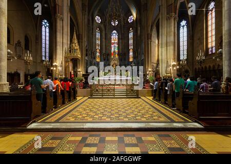 Messe in der Kathedrale der Stadt Zagreb, Kroatien Stockfoto