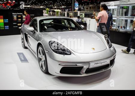 Nonthaburi, THAILAND, Dezember 2018: Porsche 718 Cayman in Bangkok International Motor Expo 2018 Impact Arena Ausstellung Muangthong Tha Stockfoto