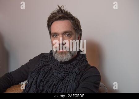 Berlin, Deutschland. 12 Dez, 2019. Der Musiker Rufus Wainwright als Teil einer dpa-Interview. Quelle: Jörg Carstensen/dpa/Alamy leben Nachrichten Stockfoto