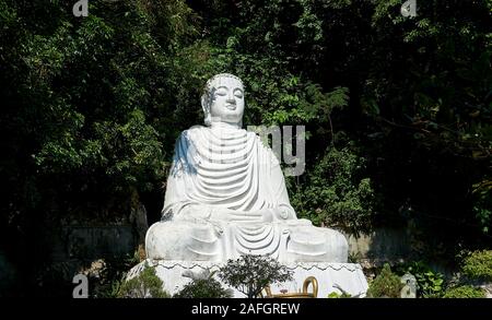 DA Nang, Vietnam - November 22, 2019: Buddha Statue in Marmor Berge, Da Nang, Vietnam Stockfoto