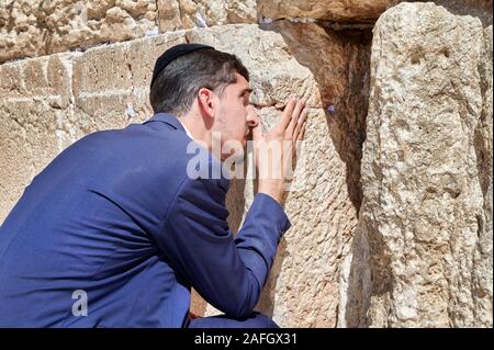 Jerusalem Israel. Orthodoxe Juden beten an der Klagemauer Stockfoto