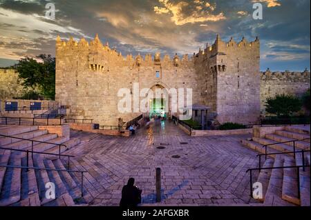 Jerusalem Israel. Damaskus Tor bei Sonnenuntergang Stockfoto